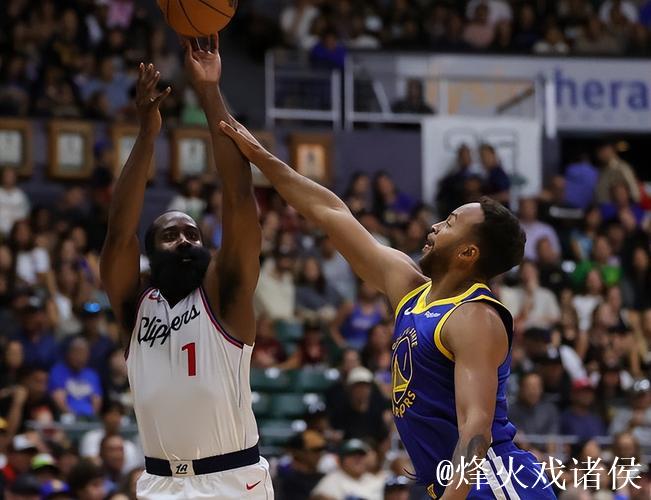 哈登12+6+16库里26分 快船险胜终结勇士3连胜